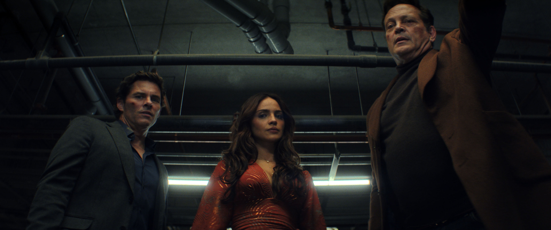 (L-R) James Marsden as Mike, Eiza González as Alice and Vince Vaughn as Nick in 20th Century Studios' MIKE & NICK & NICK & ALICE. Photo courtesy of 20th Century Studios. © 2026 20th Century Studios. All Rights Reserved.