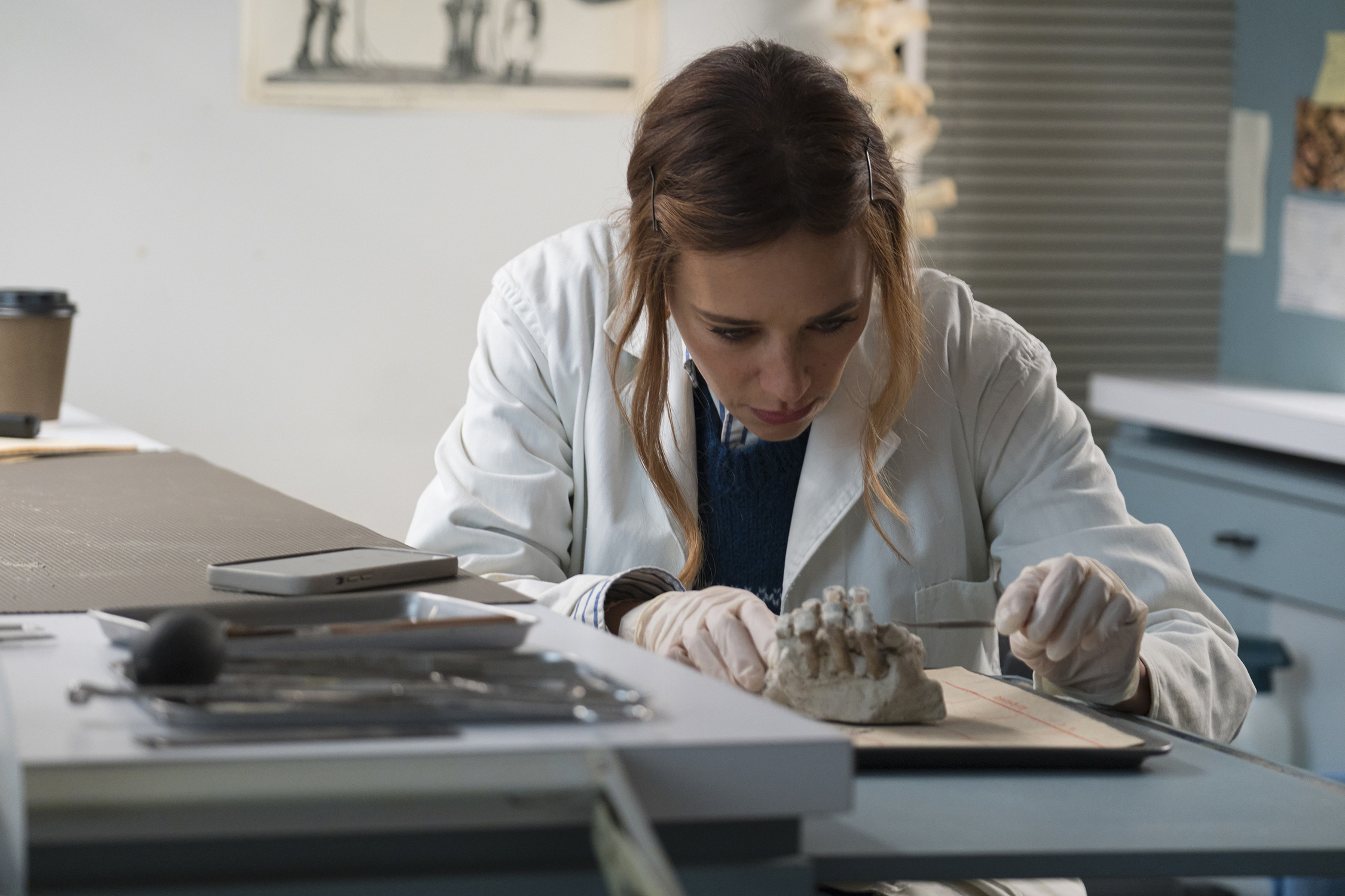 Rashida Jones in IN THE BLINK OF AN EYE. Photo by Searchlight Pictures/Kimberley French, Courtesy of Searchlight Pictures. © 2025 Searchlight Pictures. All Rights Reserved.
