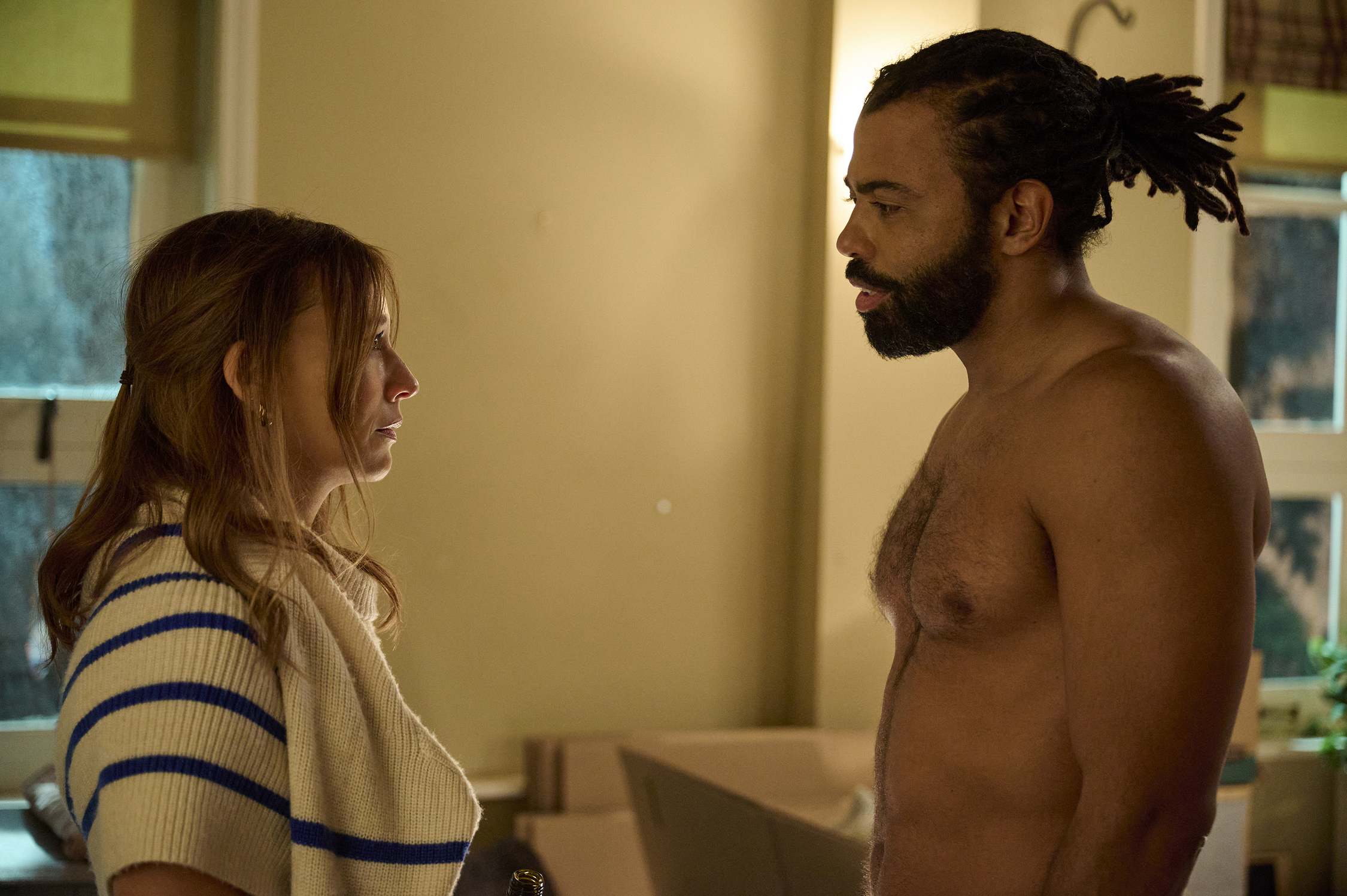 Rashida Jones and Daveed Diggs in IN THE BLINK OF AN EYE. Photo by Searchlight Pictures/Kimberley French, Courtesy of Searchlight Pictures. © 2025 Searchlight Pictures. All Rights Reserved.