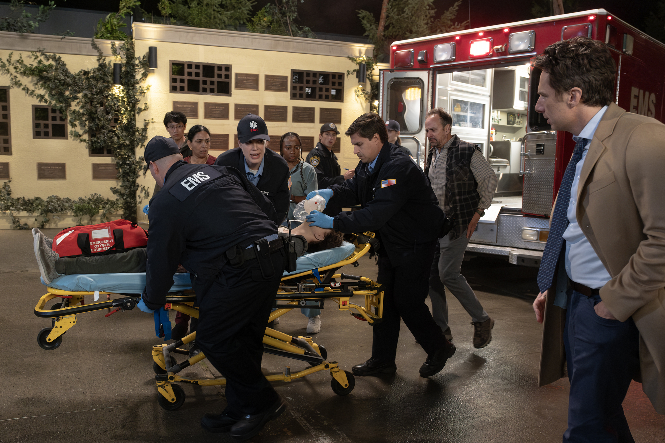 SCRUBS - "Episode 101" (Disney/Jeff Weddell)SASKIA WEDDING, ROBERT MOLONEY, ZACH BRAFF