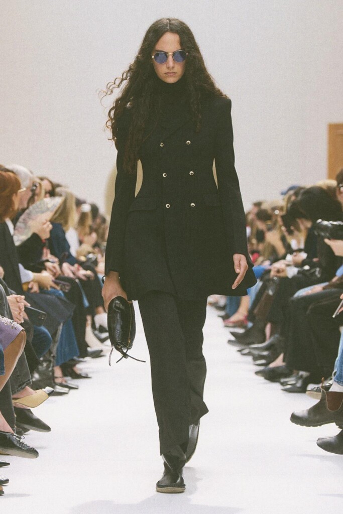 tutte le uscite in passerella della sfilata di celine autunno inverno 2026 (1)