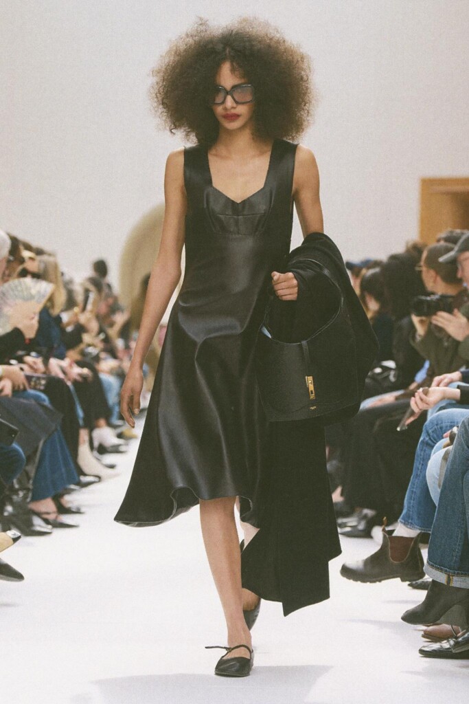 tutte le uscite in passerella della sfilata di celine autunno inverno 2026 (1)