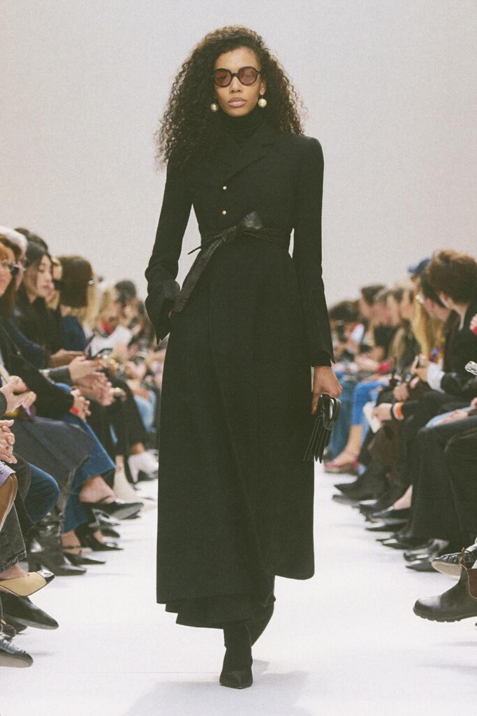 tutte le uscite in passerella della sfilata di celine autunno inverno 2026 (1)