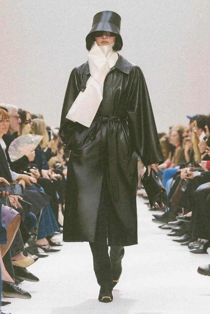 tutte le uscite in passerella della sfilata di celine autunno inverno 2026 (1)