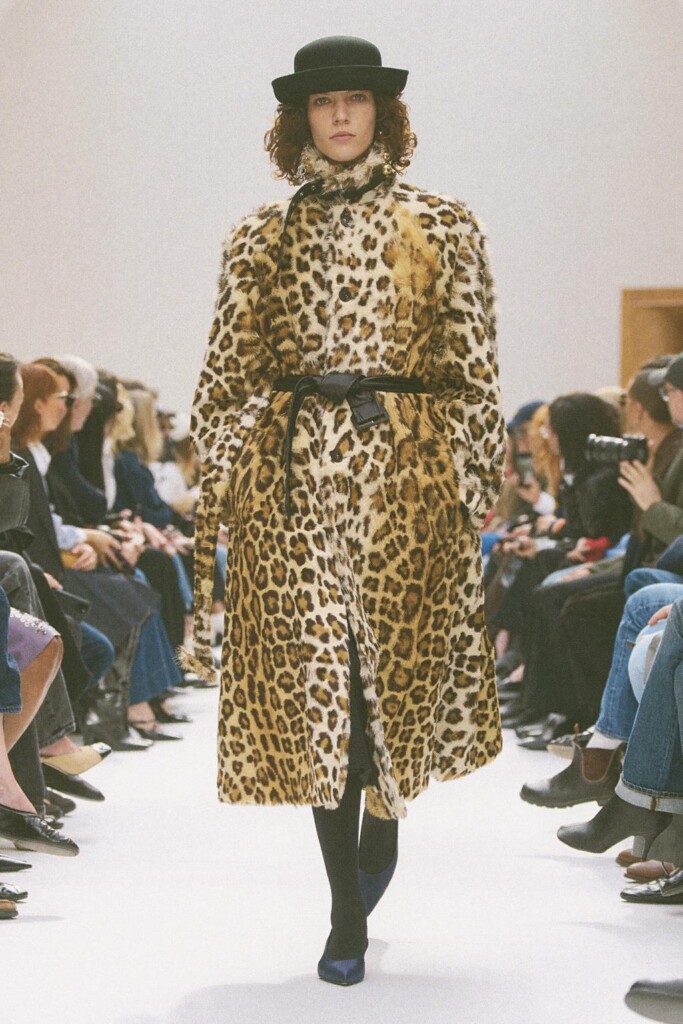 tutte le uscite in passerella della sfilata di celine autunno inverno 2026 (1)