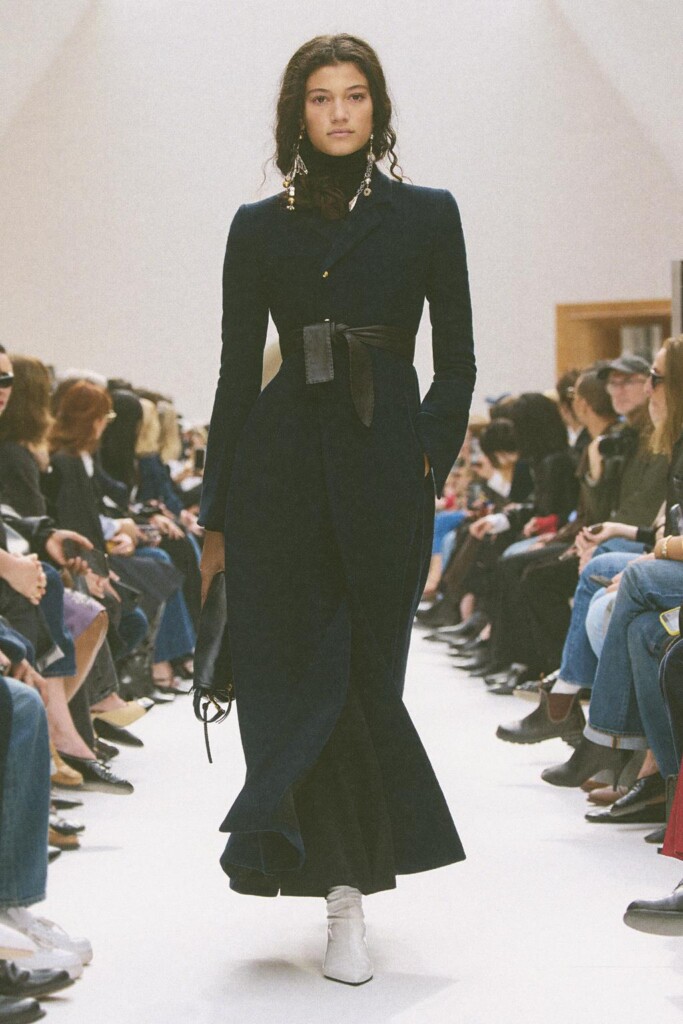 tutte le uscite in passerella della sfilata di celine autunno inverno 2026 (1)