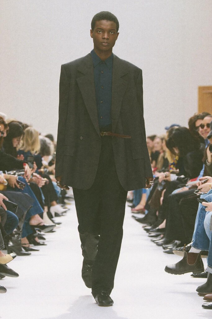 tutte le uscite in passerella della sfilata di celine autunno inverno 2026 (1)