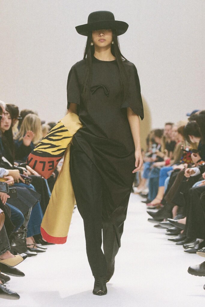 tutte le uscite in passerella della sfilata di celine autunno inverno 2026 (1)