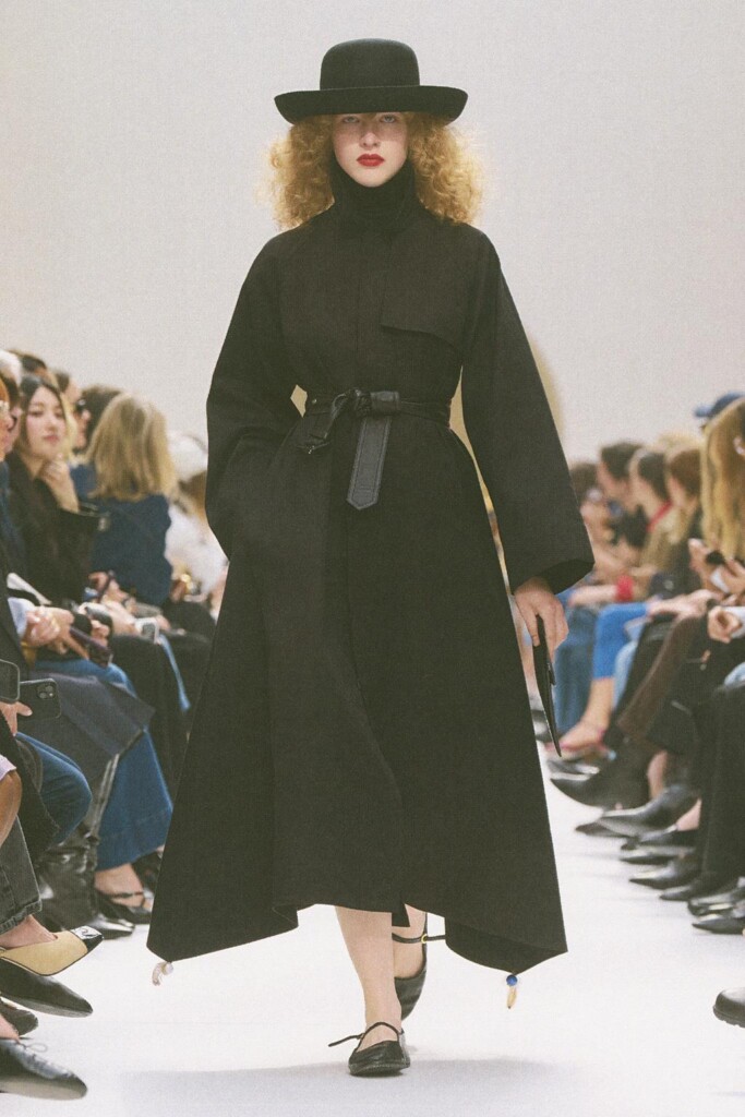 tutte le uscite in passerella della sfilata di celine autunno inverno 2026 (1)
