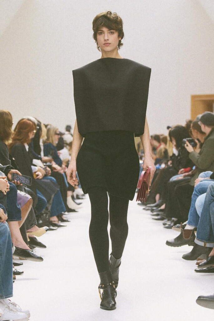 tutte le uscite in passerella della sfilata di celine autunno inverno 2026 (1)