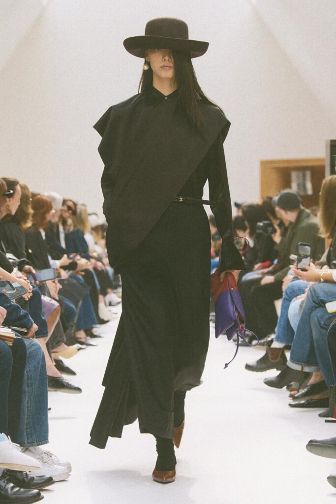 tutte le uscite in passerella della sfilata di celine autunno inverno 2026 (1)