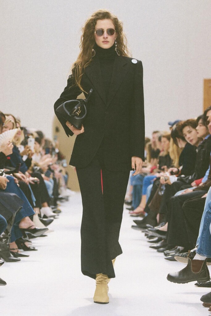 tutte le uscite in passerella della sfilata di celine autunno inverno 2026 (1)