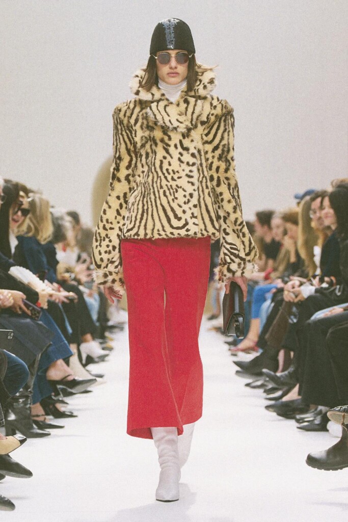 tutte le uscite in passerella della sfilata di celine autunno inverno 2026 (1)