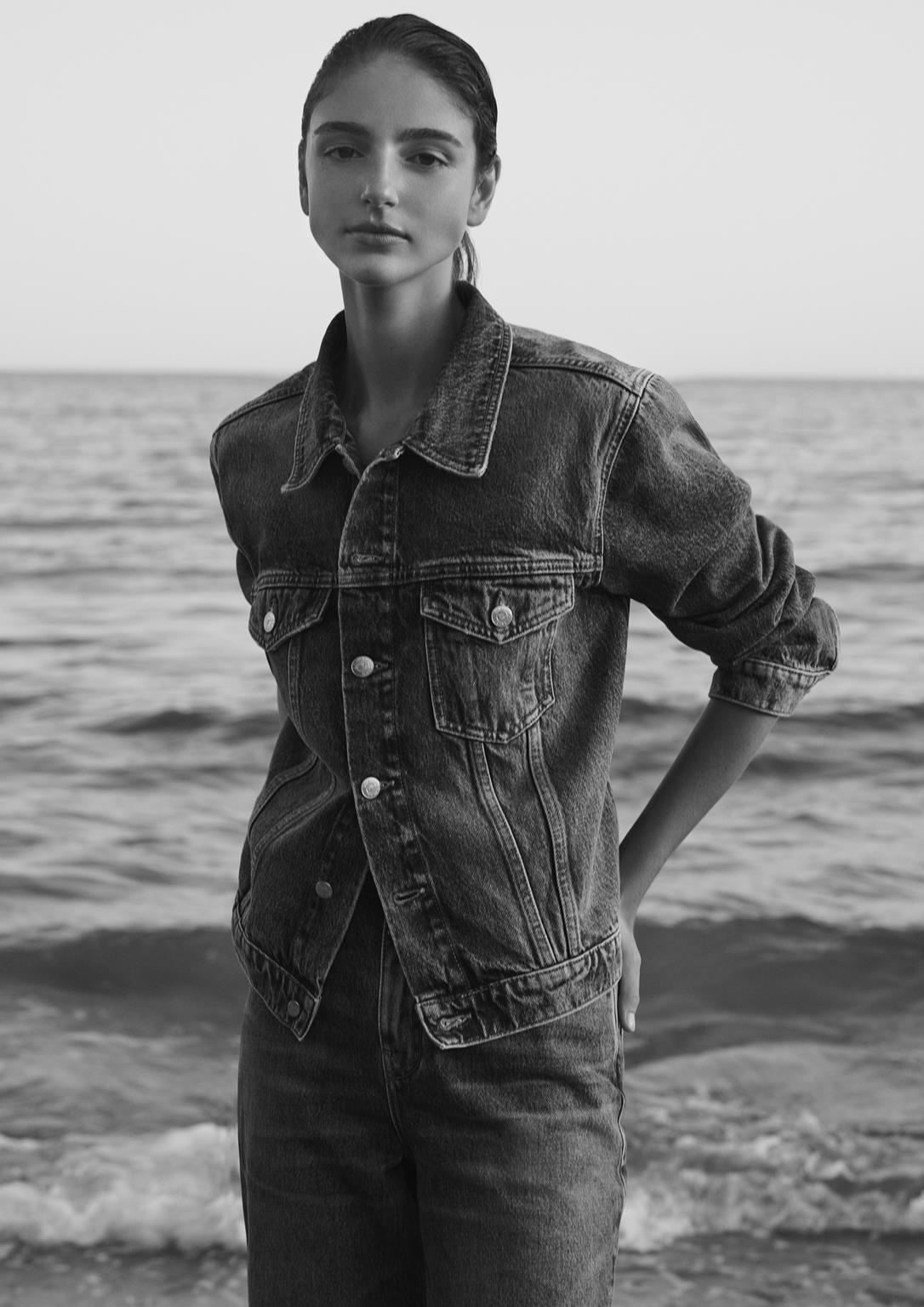 Emporio Armani celebra i 45 anni di Armani Jeans con una capsule in denim