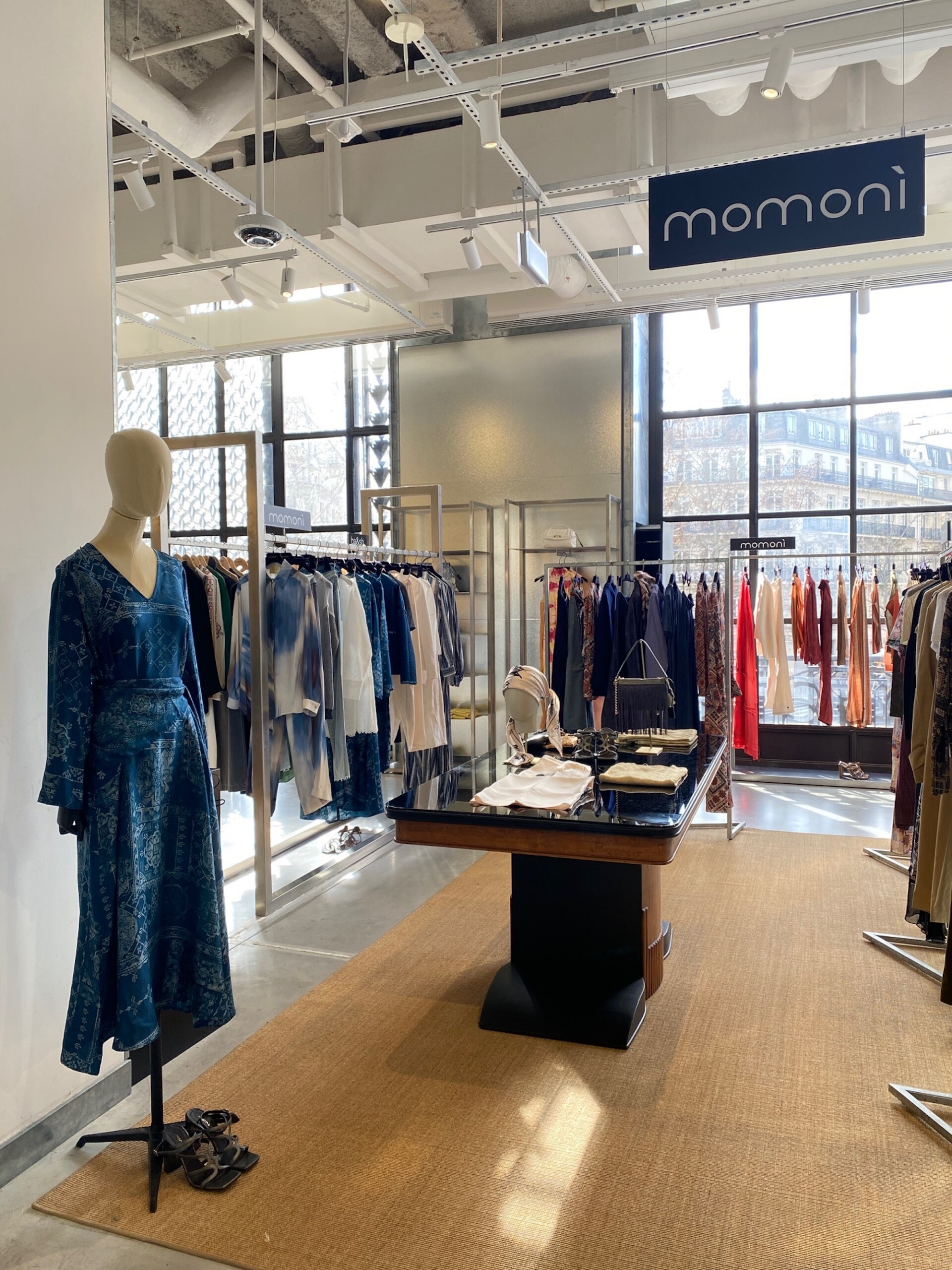 Momonì opening Europa 4 Galeries Lafayette Champs -Élysées