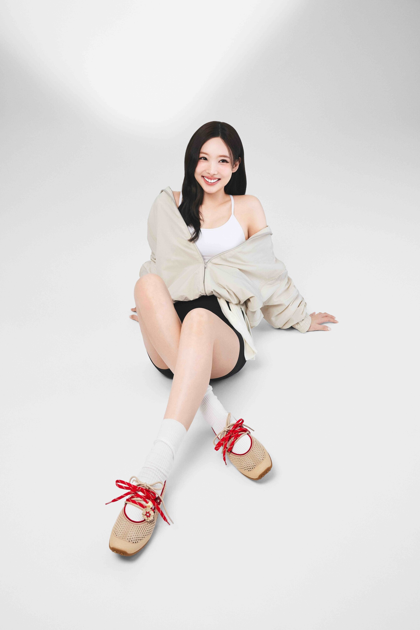 Nayeon di TWICE è il volto di VIVAIA SS26