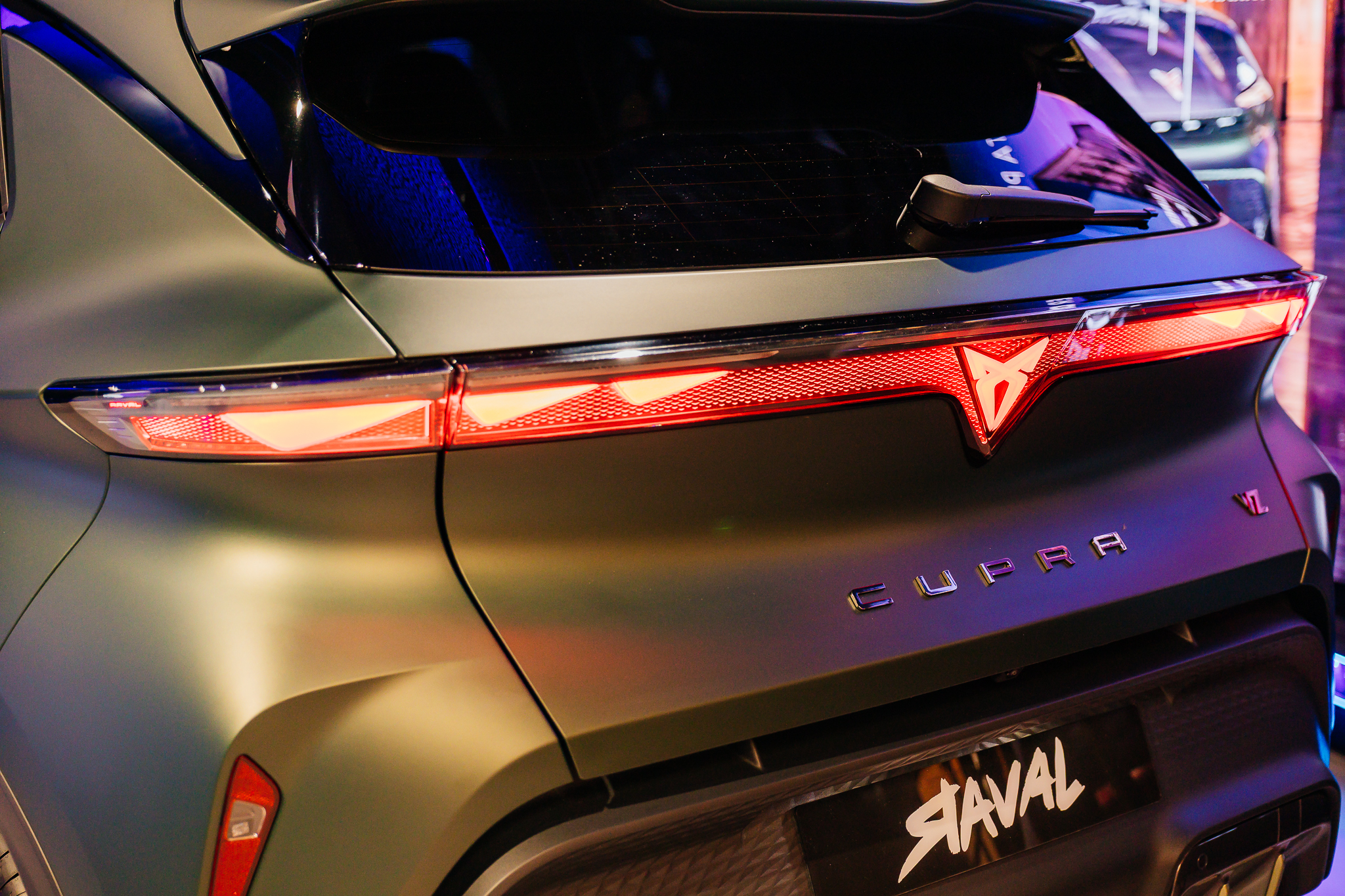 cupra raval dietro