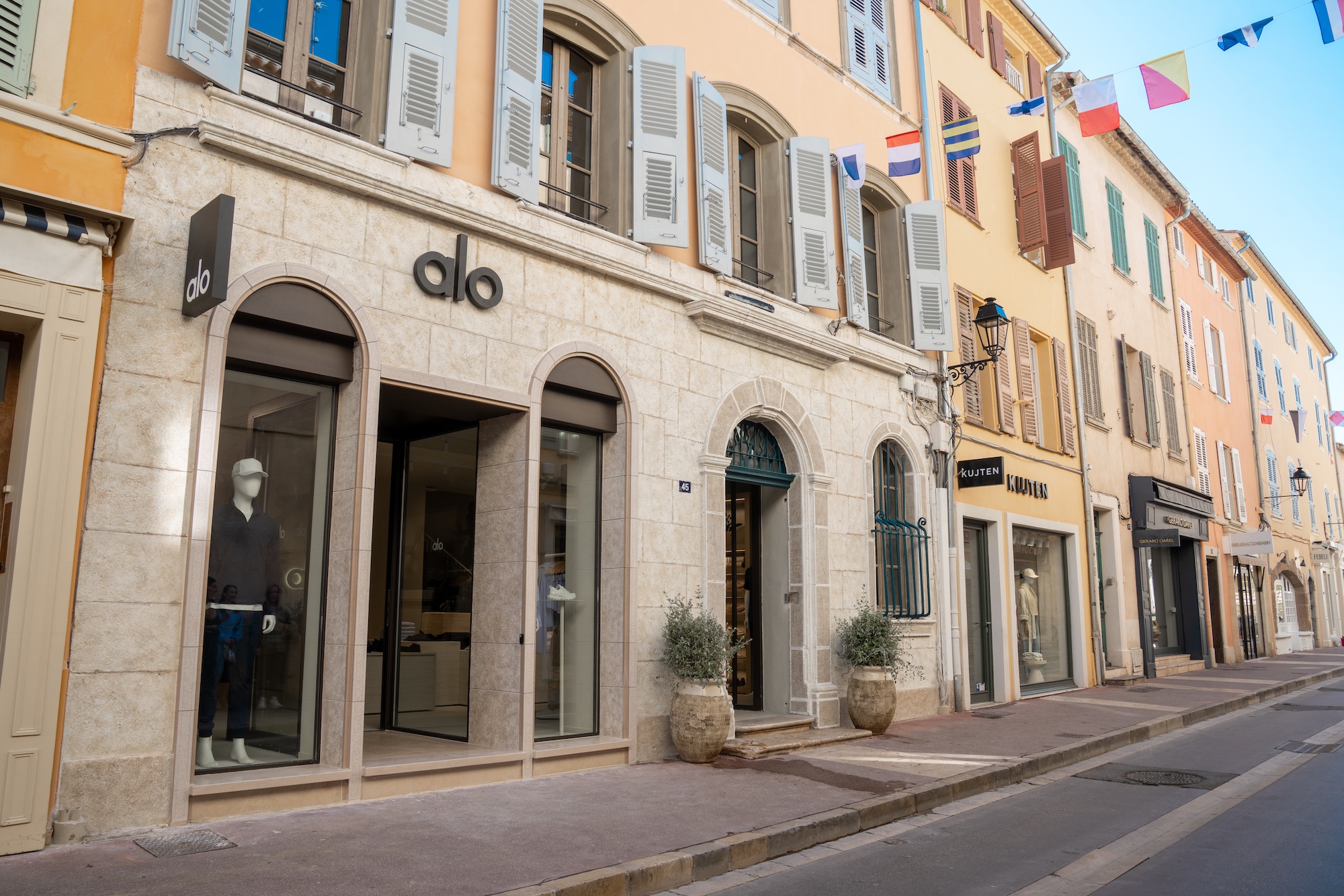 ALO takeover wellness store Saint Tropez 2