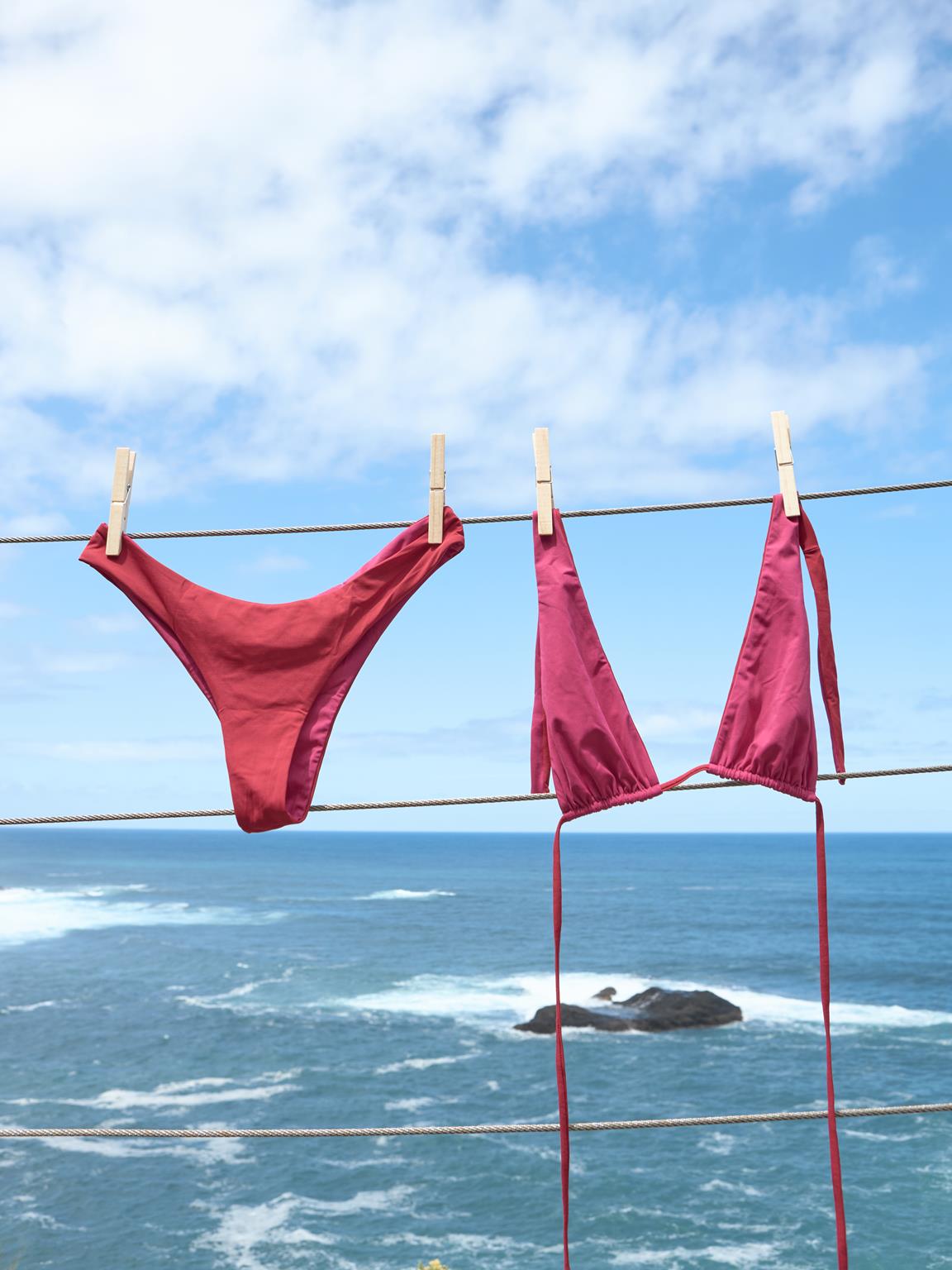 Beachwear Festa Foresta sostenibile e corpi reali senza filtri.