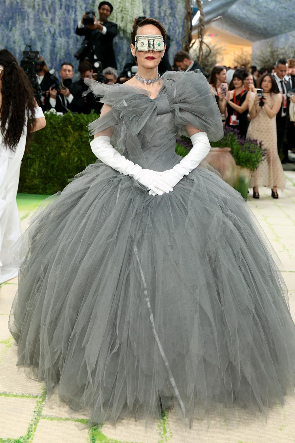 Sarah Paulson con gioielli Boucheron (ph: Getty Images)