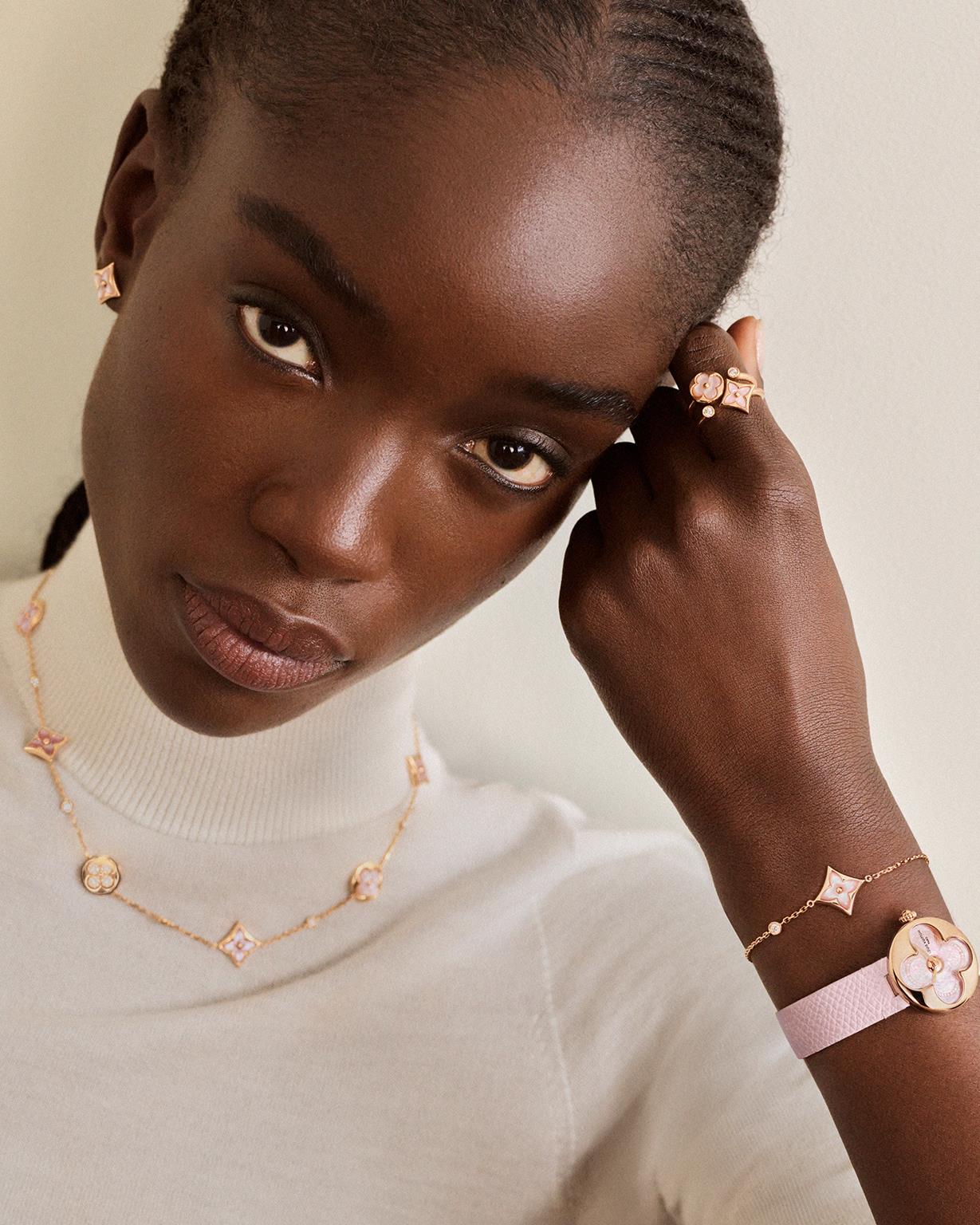 Louis Vuitton Color Blossom Watch quattro versioni con madreperla e amazzonite