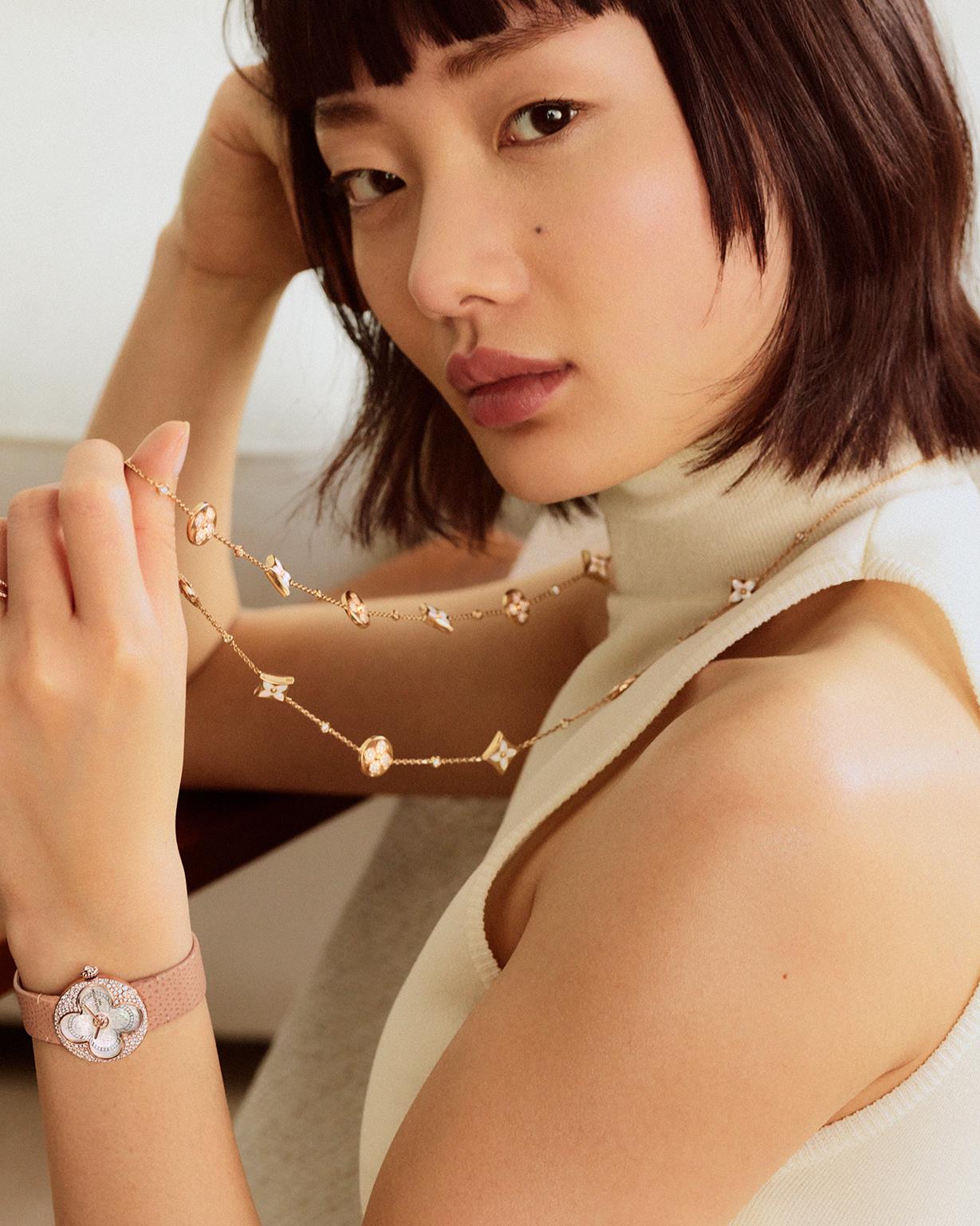 Louis Vuitton Color Blossom Watch quattro versioni con madreperla e amazzonite