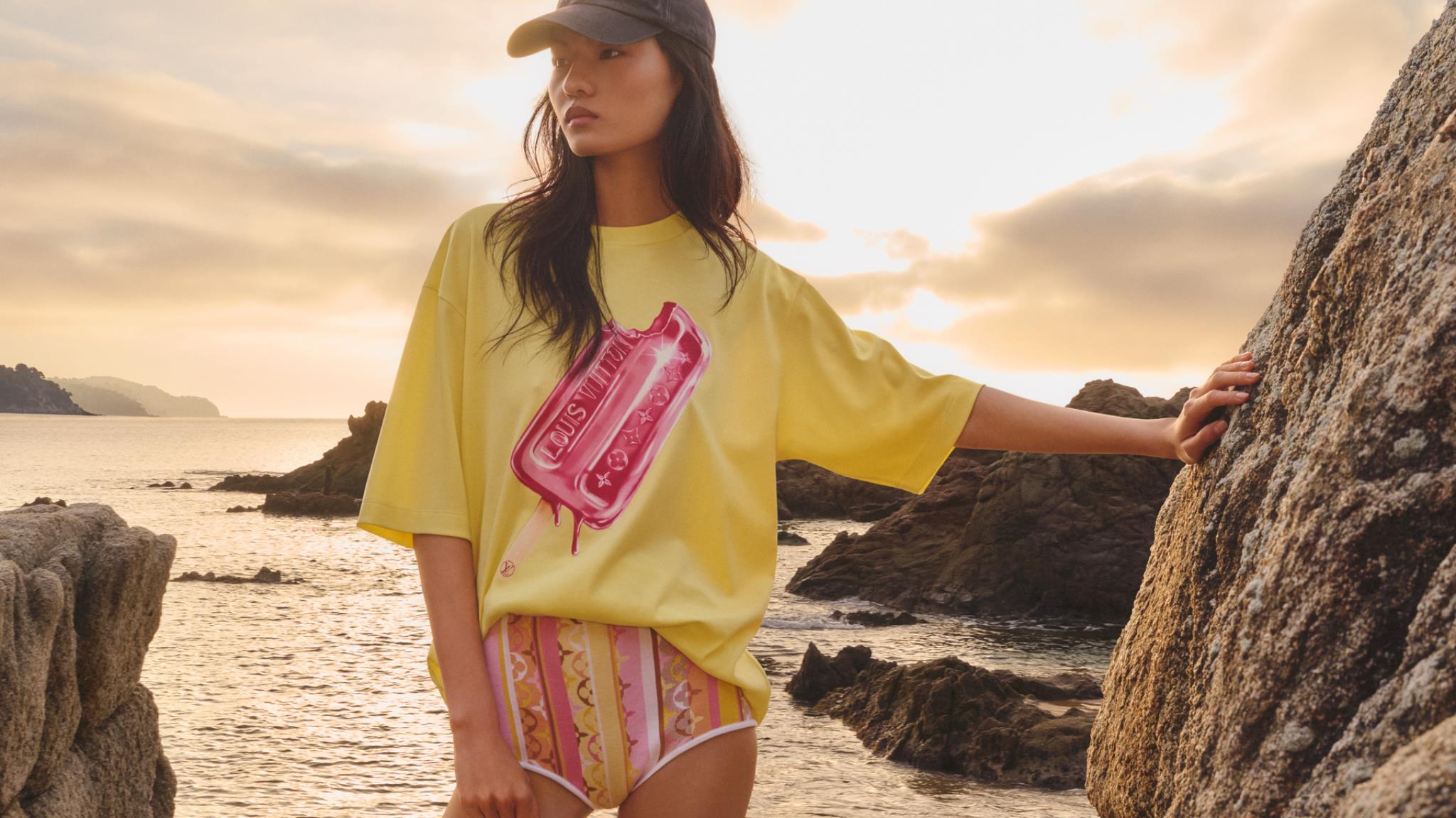 Louis Vuitton Resort Collection dal mare al tramonto con Monogram floreale
