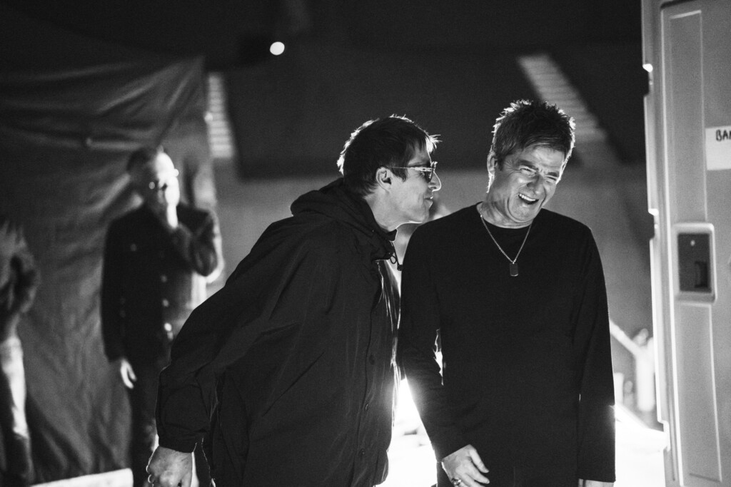 immagine documentario Oasis rid