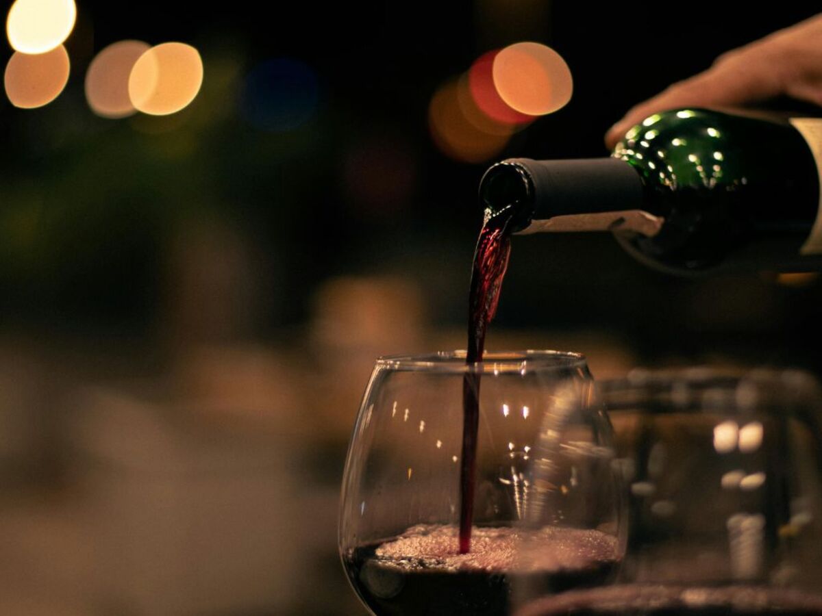 vino rosso calice 