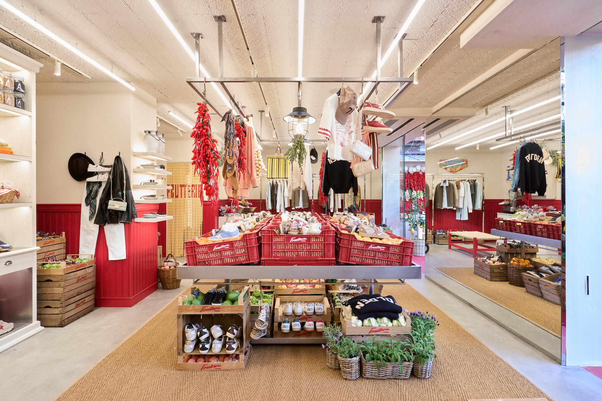 Golden Goose Frutteria Forte dei Marmi concept store retail 8