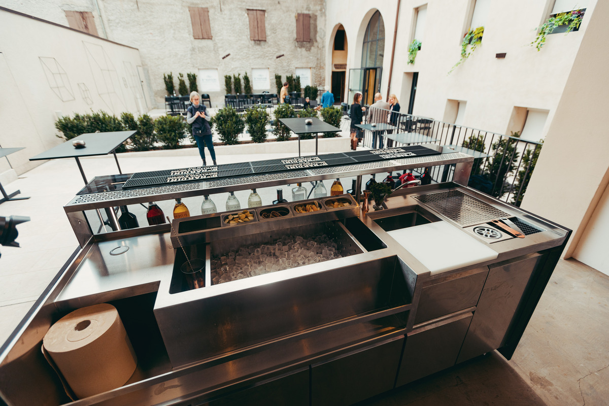 Cockatil Station _ Nardini