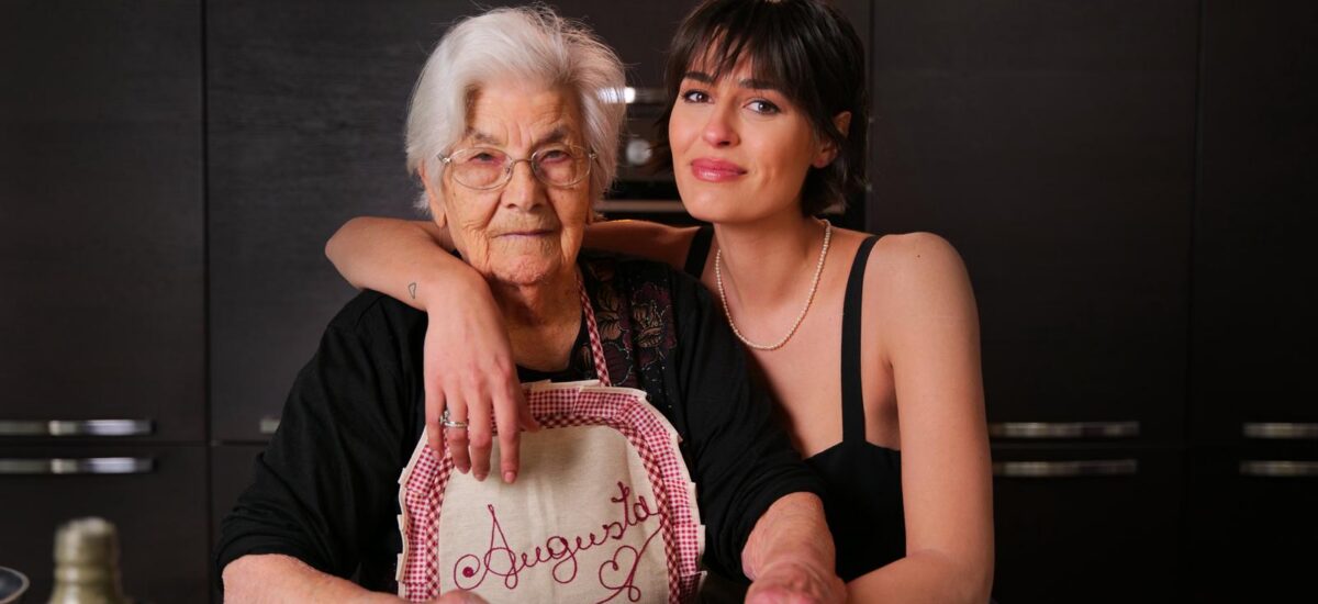 Alice Sabatini con la bisnonna