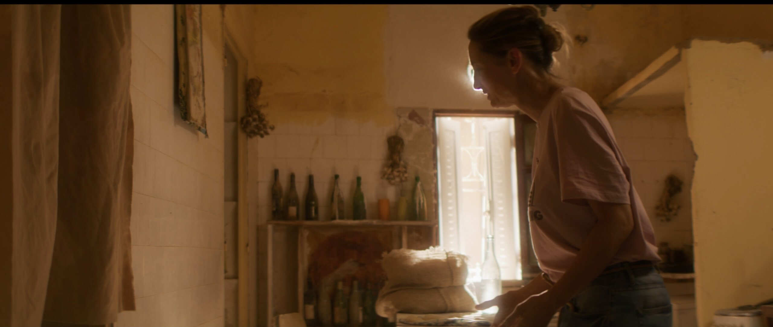 Una scena de Il mondo oltre con Francesca Inaudi