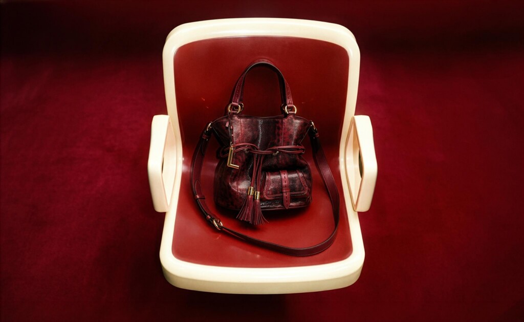 LANCEL celebra 150 anni con la mostra immersiva LANCEL, TOUJOURS