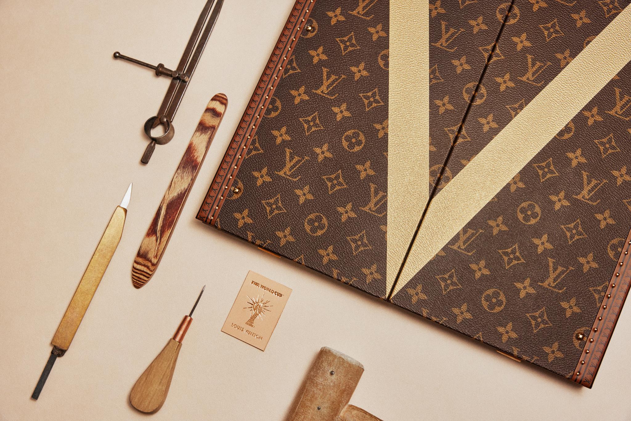 Louis Vuitton presenta il Trophy Trunk della FIFA World Cup 2026™