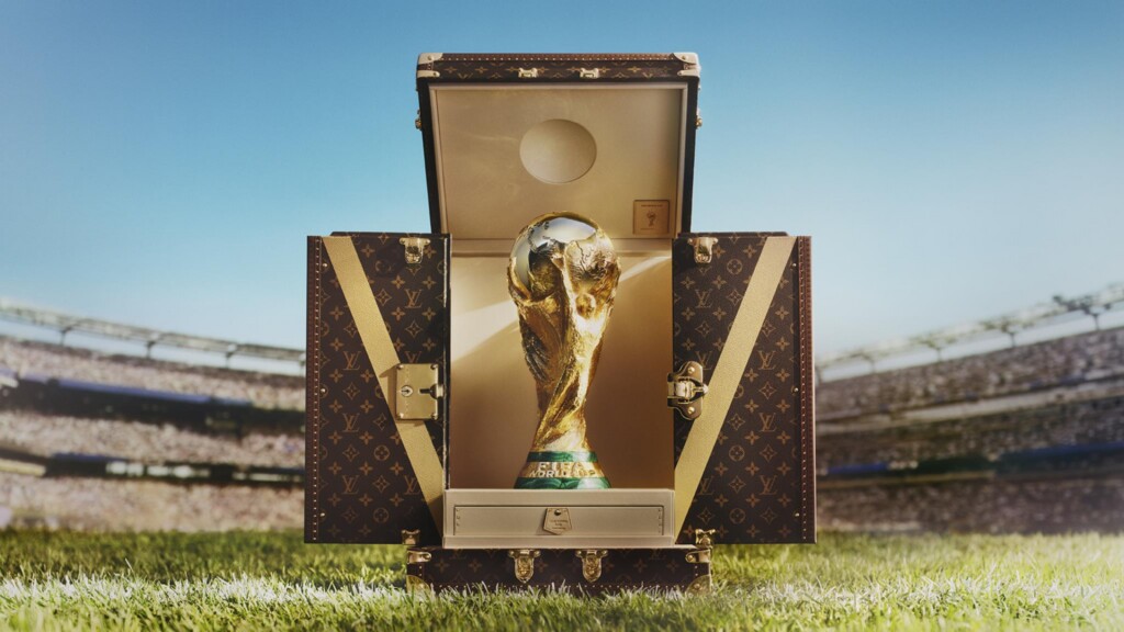 Louis Vuitton presenta il Trophy Trunk della FIFA World Cup 2026™