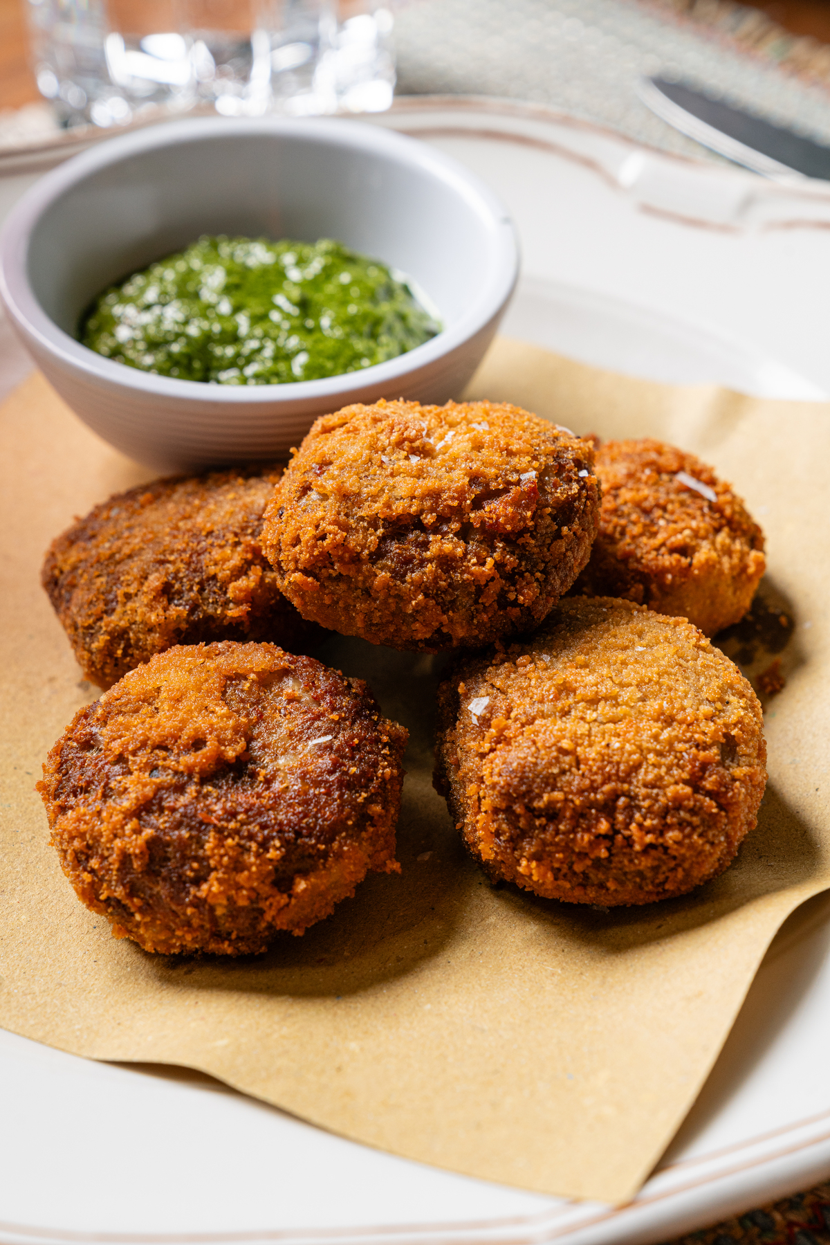 Mondeghili con salsa verde (02) Da Berti