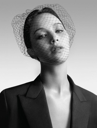 Jennifer Lawrence per Miss Dior bag