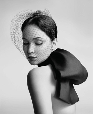 Jennifer Lawrence per Miss Dior bag