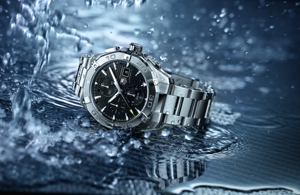 CAY2110.BA0925_AQUARACER_CALIBRE_16_CHRONO_MOODPACKSHOT_2015