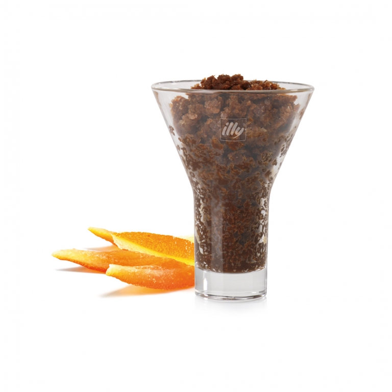 Espresso, ghiaccio, panna montata e scorza d’arancia da abbinare al classico maritozzo romano.
