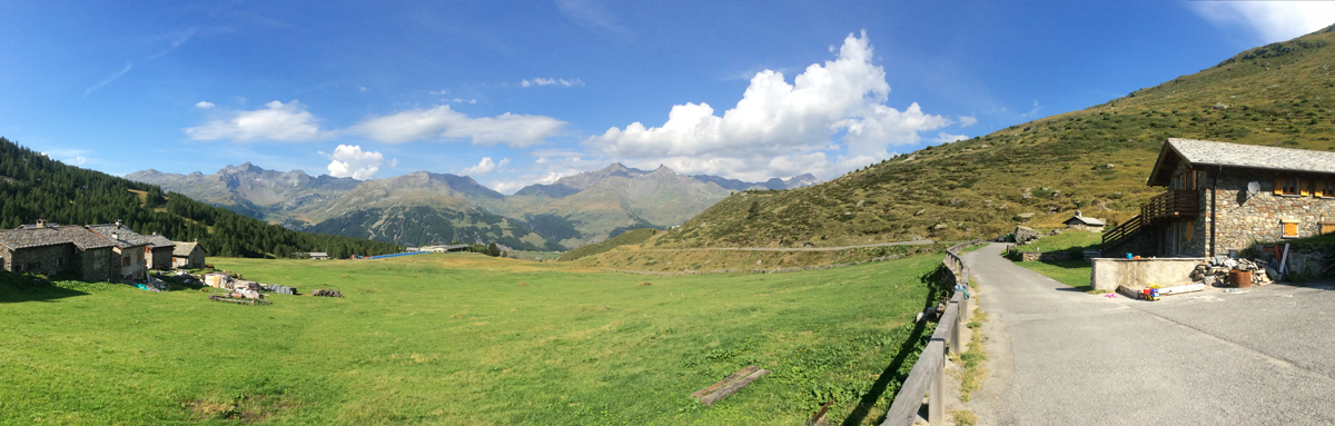 Il paesino Groppera in tutto il suo splendore estivo