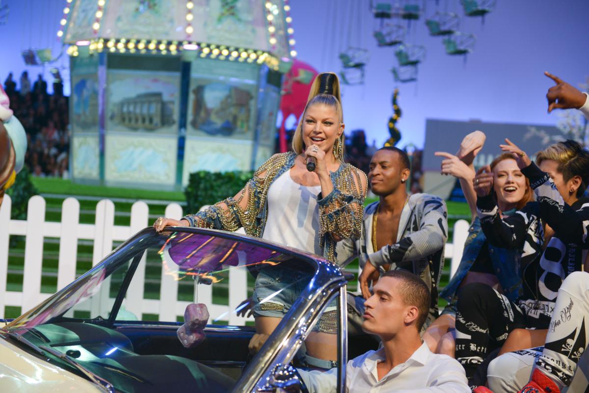 #Aliceinghettoland, Philipp Plein. Fergie Runway