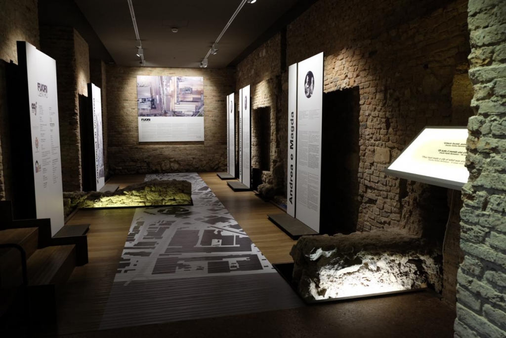 mostra fotografica FuoriCentro - sotterranei Palazzo Chiericati - prima sala 