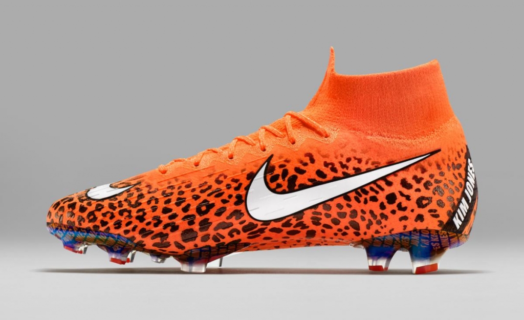 Scarpe da calcio: Nike Mercurial Superfly 360 x Kim Jones | Fashion Times