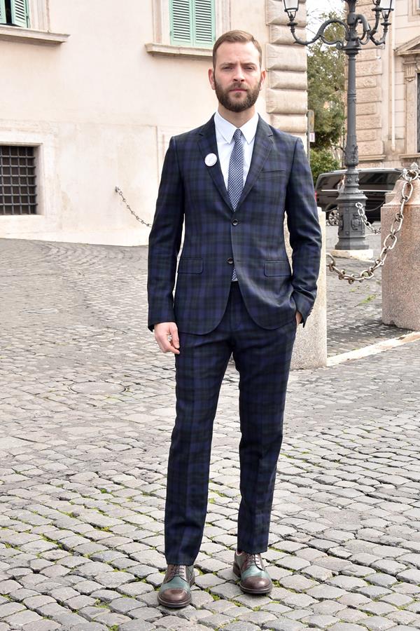 alessandro borghi tartan vestito