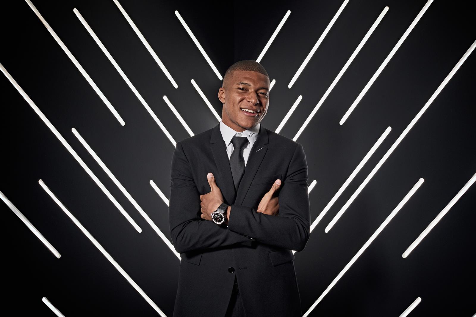 LONDON, ENGLAND - SEPTEMBER 24: Kylian Mbappe of France and Paris Saint-Germain is pictured inside the photo booth prior to The Best FIFA Football Awards at Royal Festival Hall on September 24, 2018 in London, England. (Photo by Michael Regan - FIFA/FIFA via Getty Images)