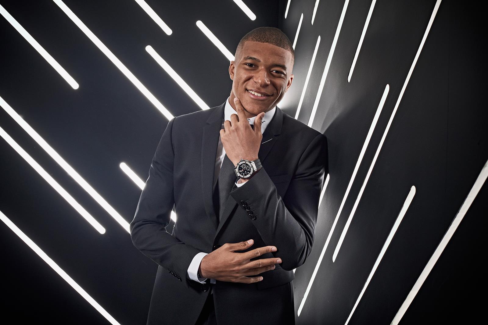 LONDON, ENGLAND - SEPTEMBER 24: Kylian Mbappe of France and Paris Saint-Germain is pictured inside the photo booth prior to The Best FIFA Football Awards at Royal Festival Hall on September 24, 2018 in London, England. (Photo by Michael Regan - FIFA/FIFA via Getty Images)