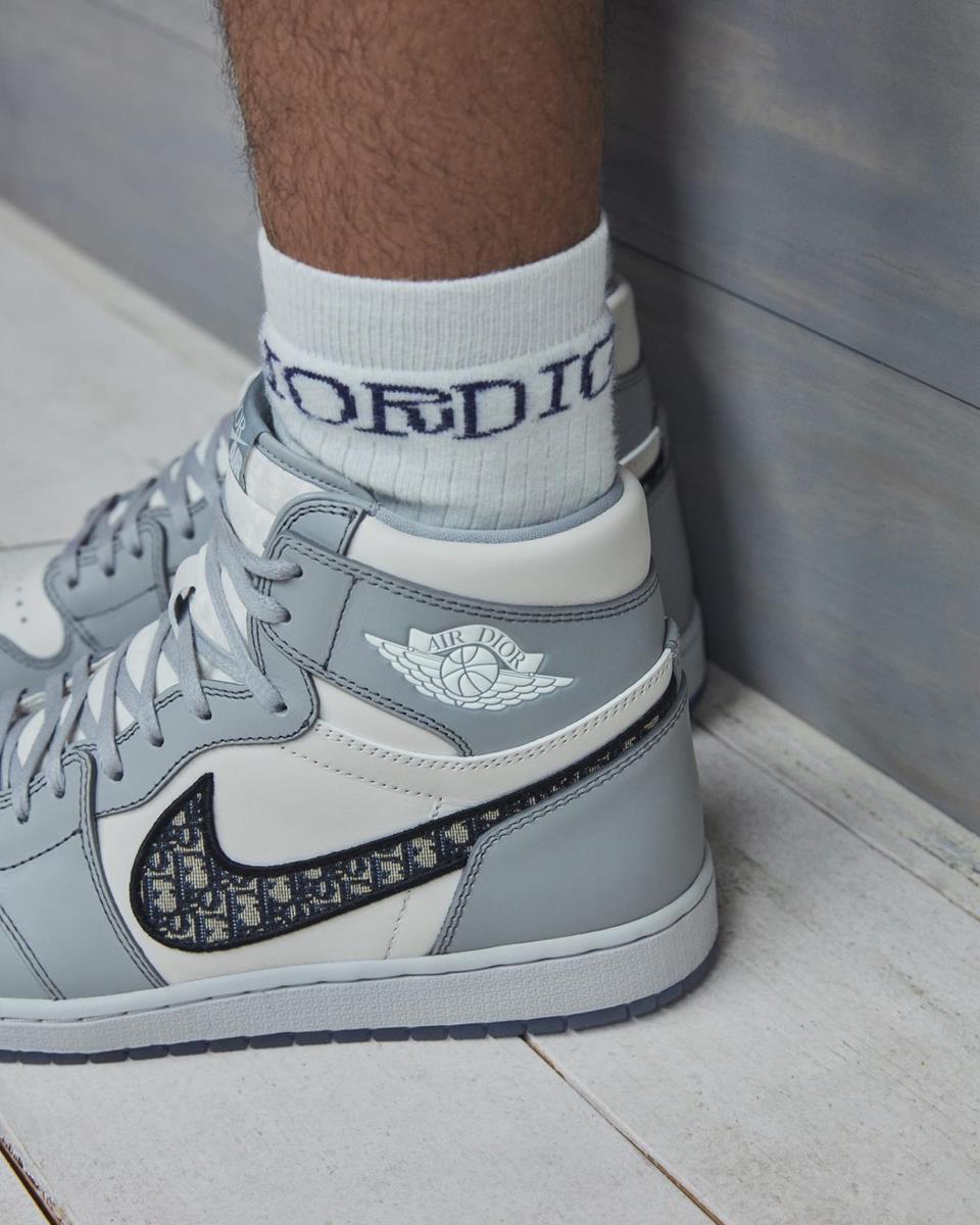 Nike e Dior: arriva la sneaker Air Jordan I High OG Dior | Fashion Times